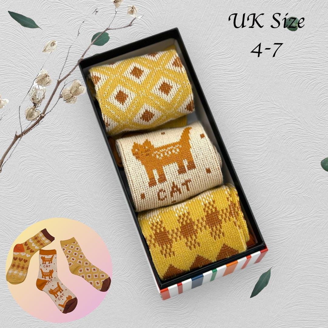 Ladies Seamless Soft Comfort Set of 6 Cat Paw Love Heart Pattern Crew Socks Premium Quality Gift for Cat Lovers comes with a gift bag