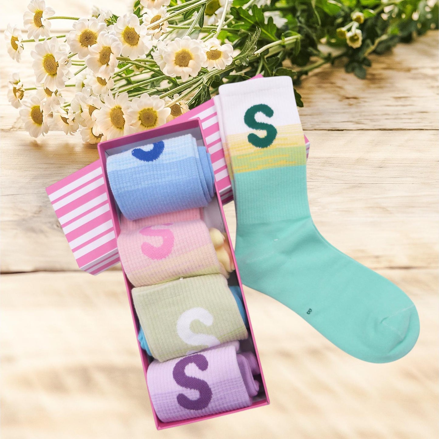 Ladies Seamless Soft Comfort Crew Socks Set of 5 Women’s Socks With Gift Bag
