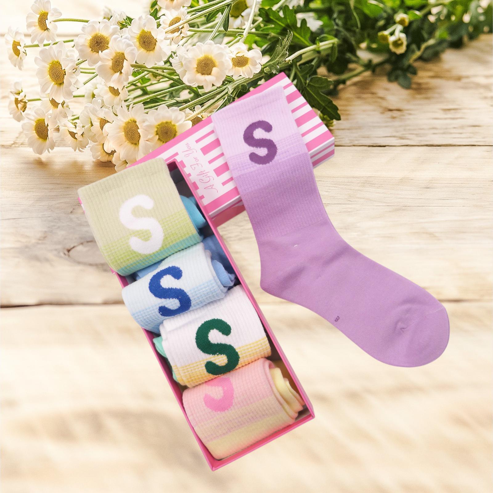 Ladies Seamless Soft Comfort Crew Socks Set of 5 Women’s Socks With Gift Bag