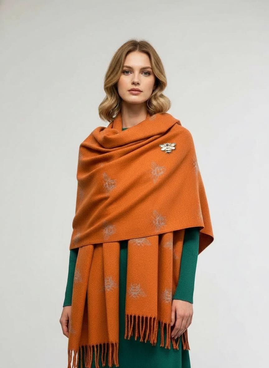 Bee Print Cashmere-Feel Scarf – Grey Wool-Style Wrap with Free Magnetic Brooch
