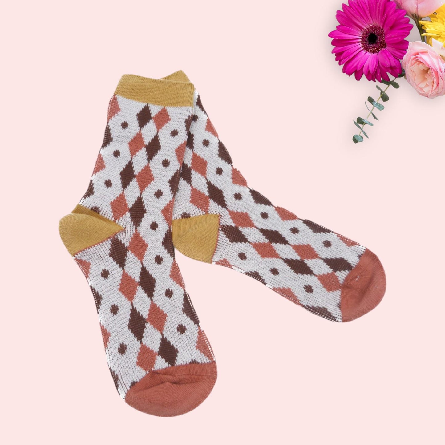 Ladies Soft Comfort Set of 5 A Classic Athletic Style With A Simple Detail Near The Cuff Crew Socks Gift for Her comes with a gift bag